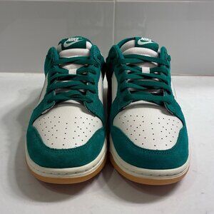 Nike Dunk Low Green Suede Gum Sole Men’s 9.5